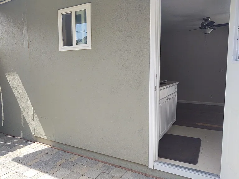 300 Cambridge Dr #NA — Photo 4