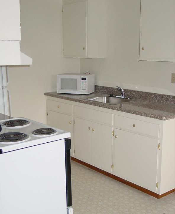 2nd image of 2489 Whitney Dr APT 9