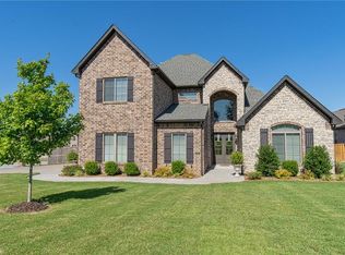 2950 Red Oak Ct, Centerton, AR 72719