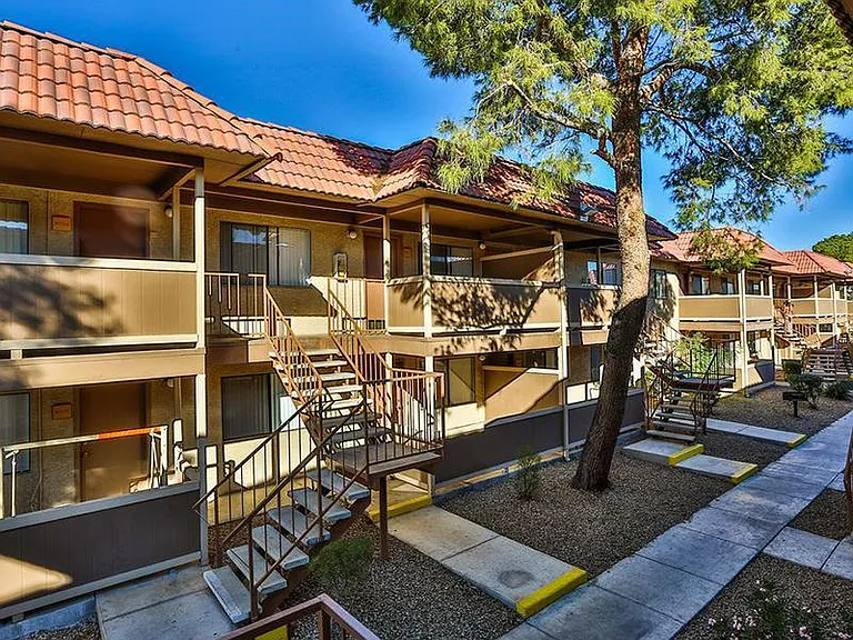 Reno Villas — Photo 15
