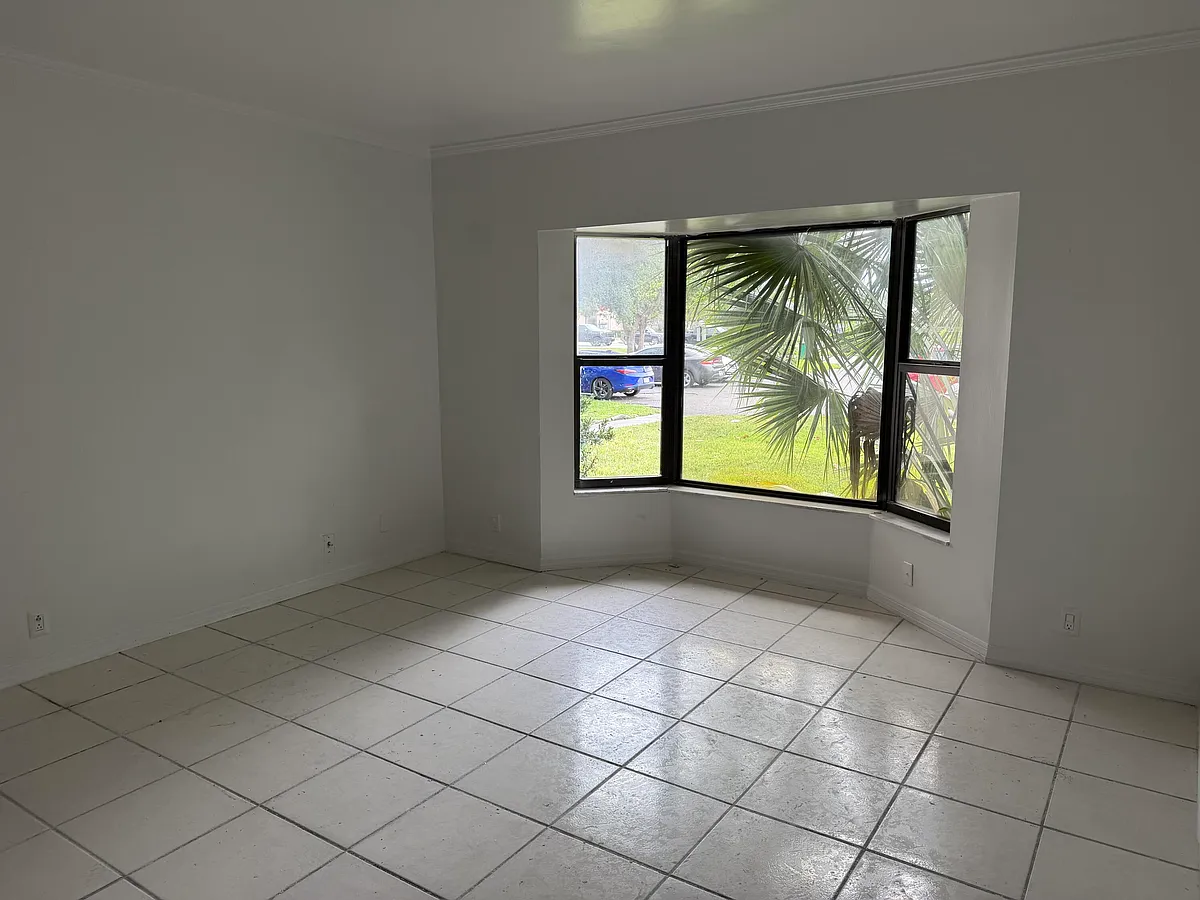 Building Photo - 2700 S University Dr #4C