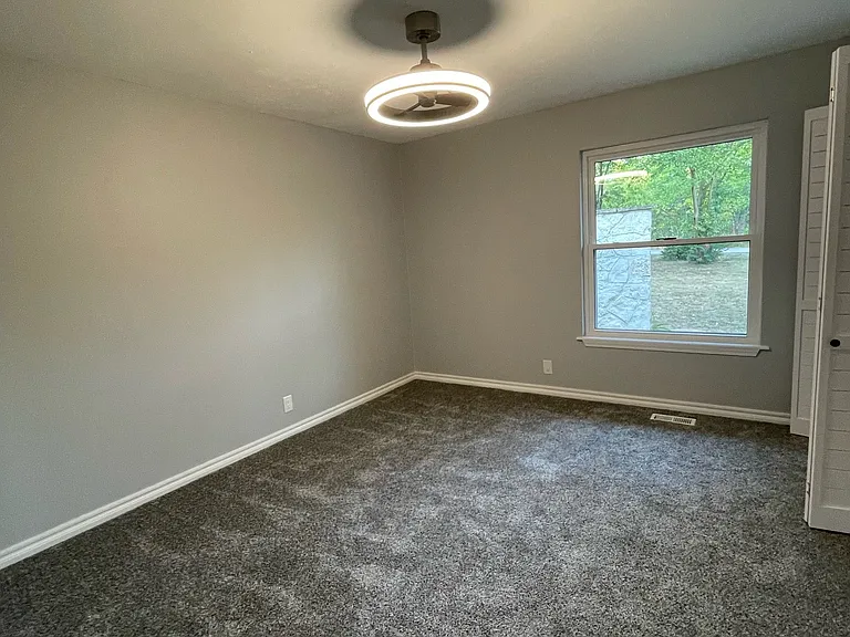106 Oak Hills Dr — Photo 22