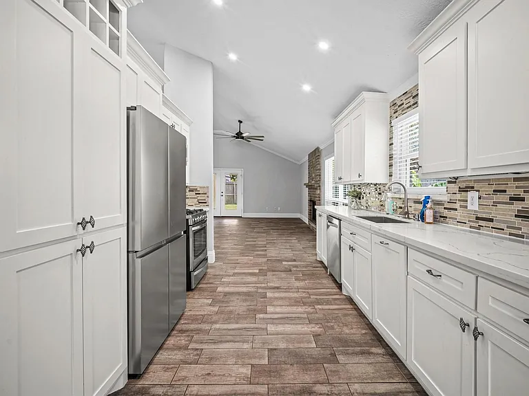 24211 Landing Way Dr — Photo 6