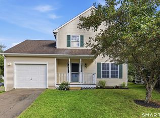 70 Victoria Court, Hamden, CT 06514