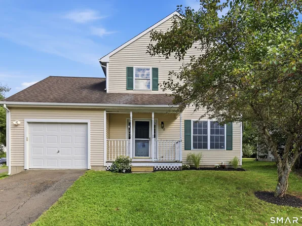 70 Victoria Court, Hamden, CT 06514