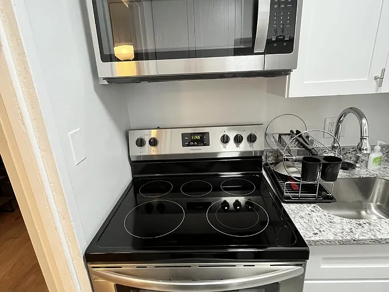 2141 I St NW #407 — Photo 4
