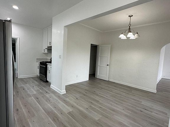 3rd image of 1631 S Highland Ave