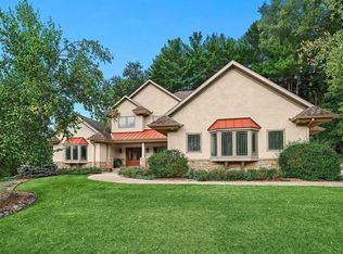 581 Pine Valley Ct, Onalaska, WI 54650
