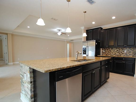 5th image of 444 Grant Logan Dr