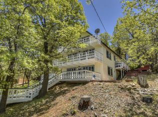 1407 Yosemite Dr, Lake Arrowhead, CA 92352