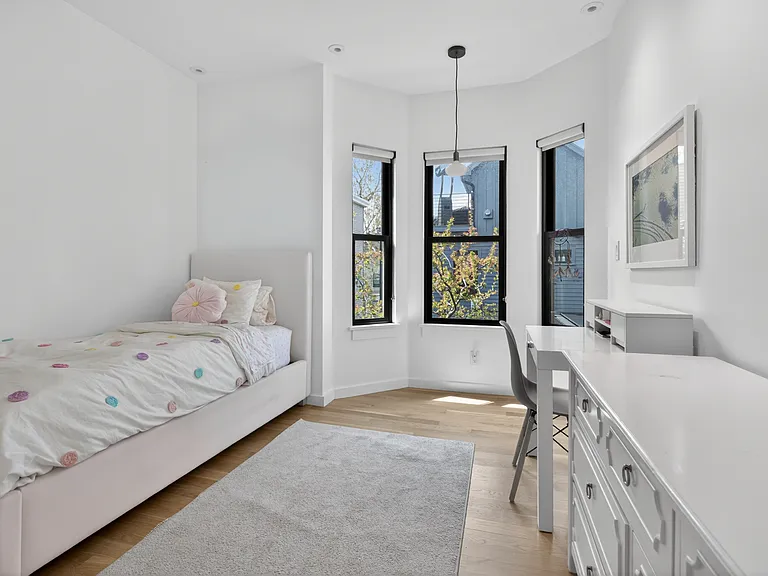 96 Henry St #1 — Photo 11