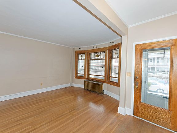 4th image of 717 Myrtle Ave