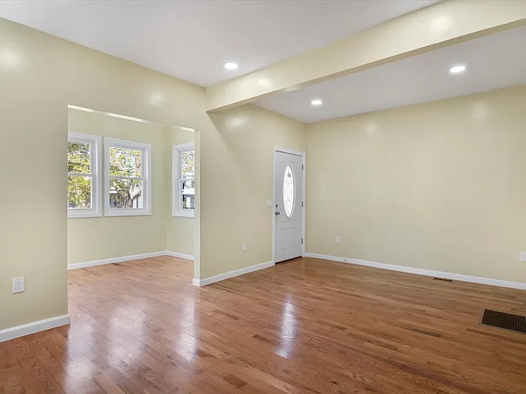 118 Lehigh Ave #1 — Photo 9