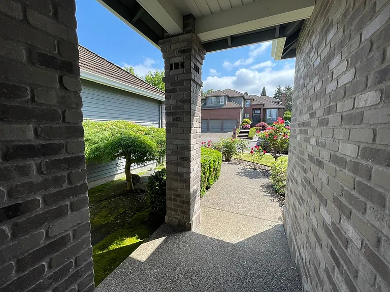 211 NW 110th Ave — Photo 4