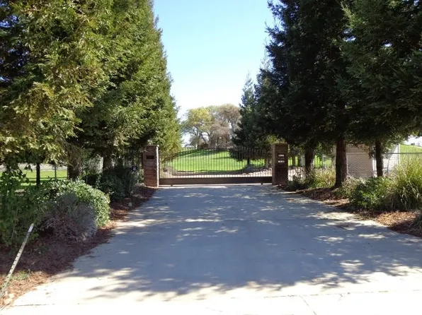 18541 E Almond St, Clements, CA 95227