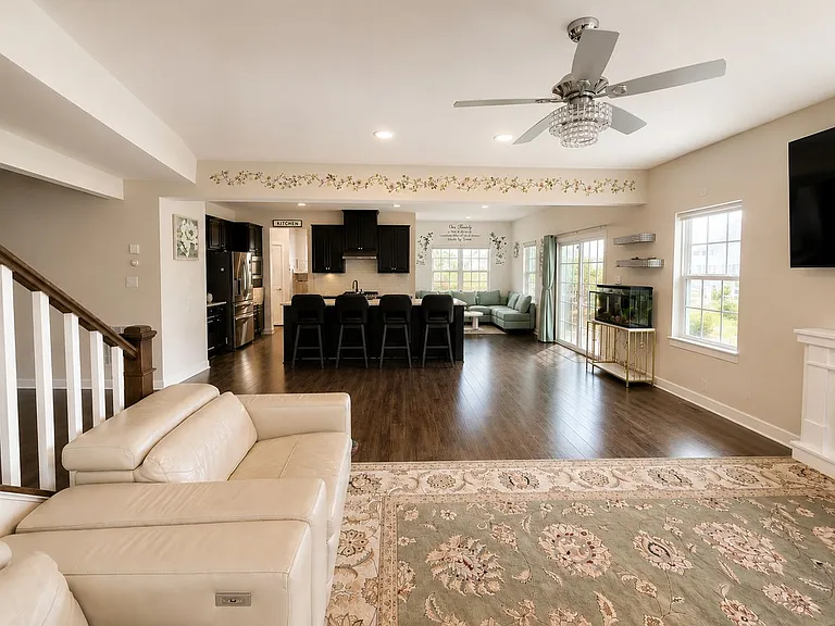 805 Llanelli Dr — Photo 19