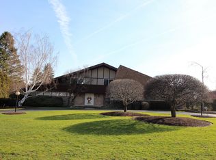 16 Widewaters Ln, Pittsford, NY 14534