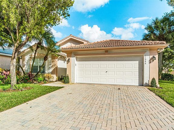 2nd image of 11946 Arias Ave