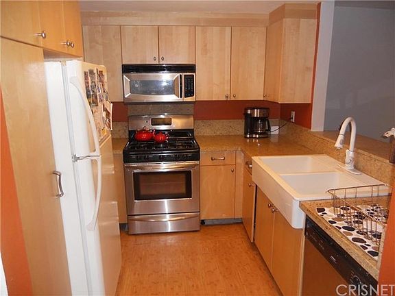 5th image of 5800 Owensmouth Ave APT 65