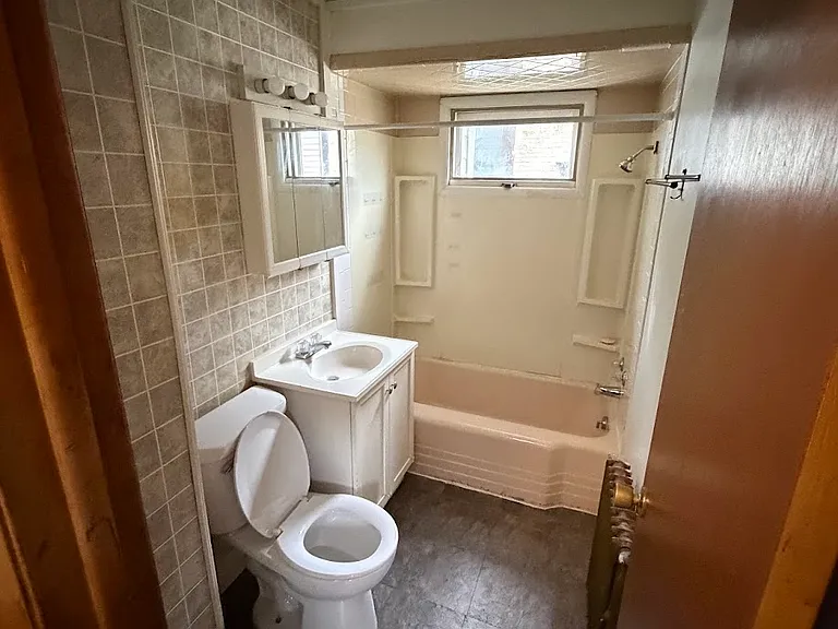501 W Adams St #4 — Photo 5