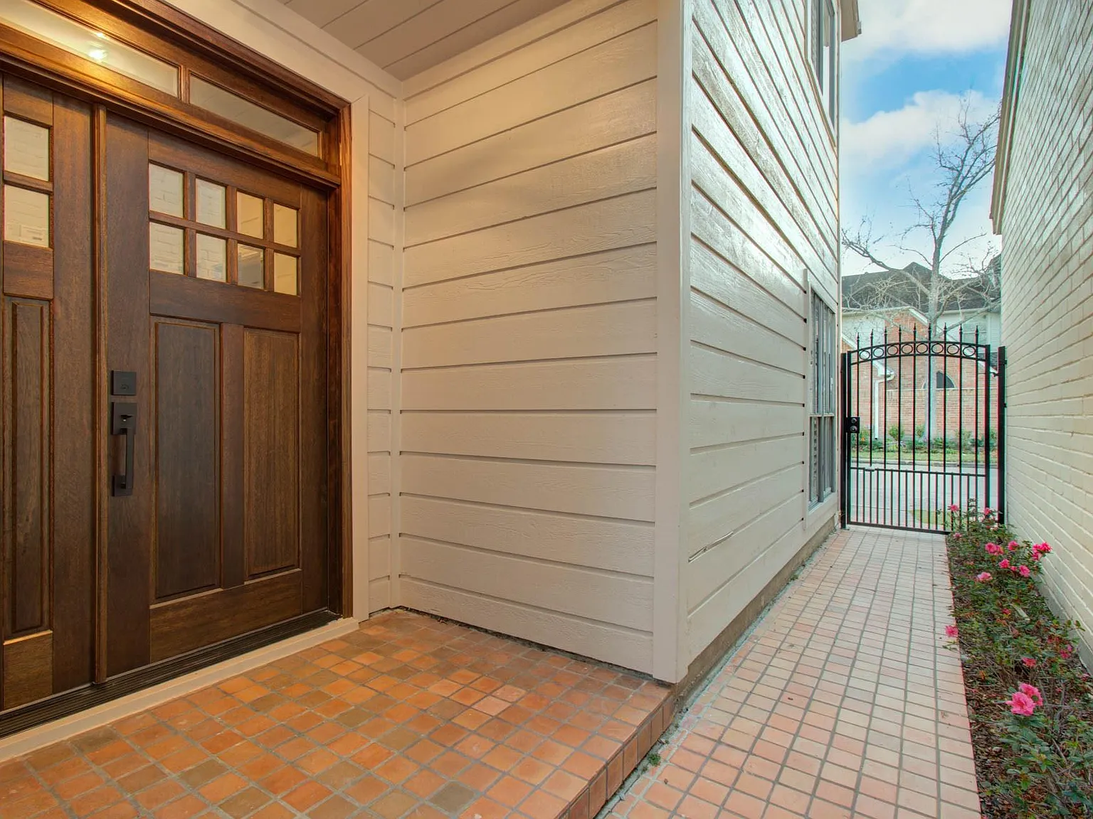 2 bed, 2.5 bath, 1974 sqft, $3,750 — Photo 4
