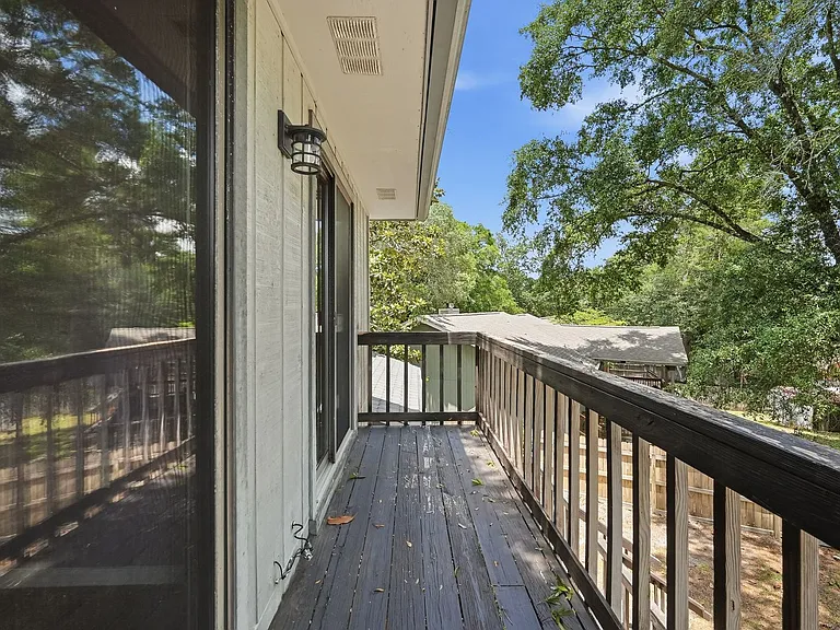 519 Matthew St — Photo 43