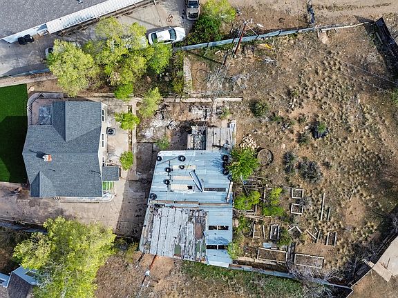 5th image of 112 Shuman St