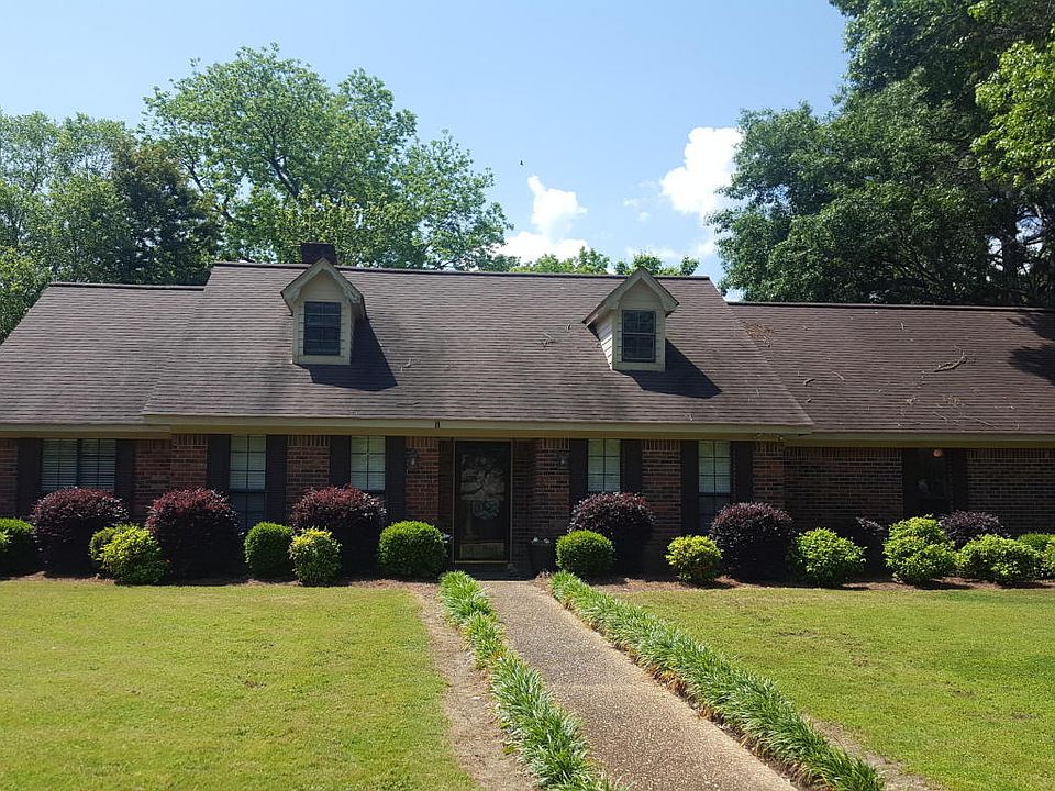1st image of 204 Greenbriar St