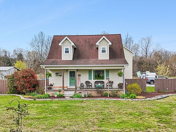 3rd image of 95 Floyd Ln