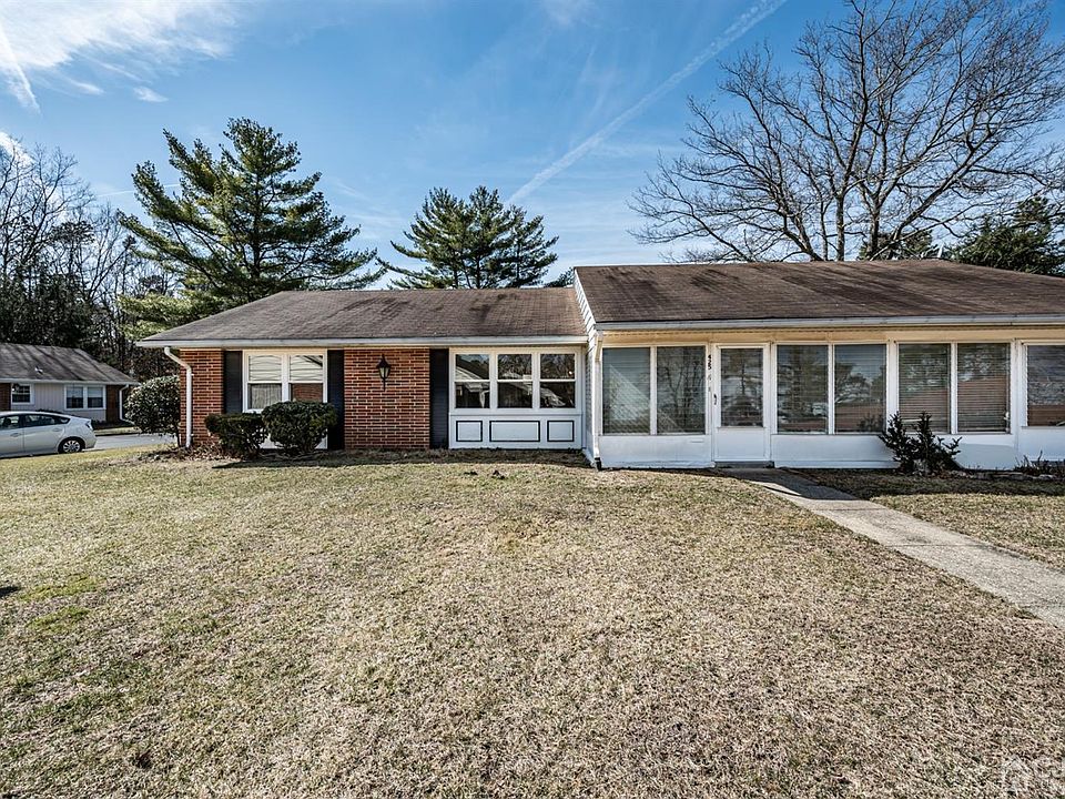 1st image of A Chatham Ct #1001