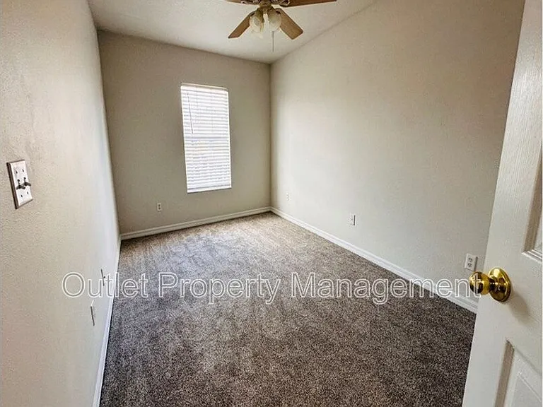 6114 Chapledale Dr — Photo 8