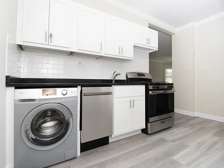 647 W Roscoe St #648-2S — Photo 8