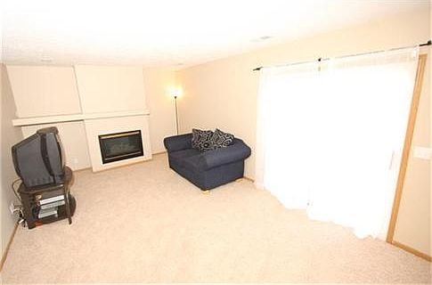5th image of 15216 Binney St