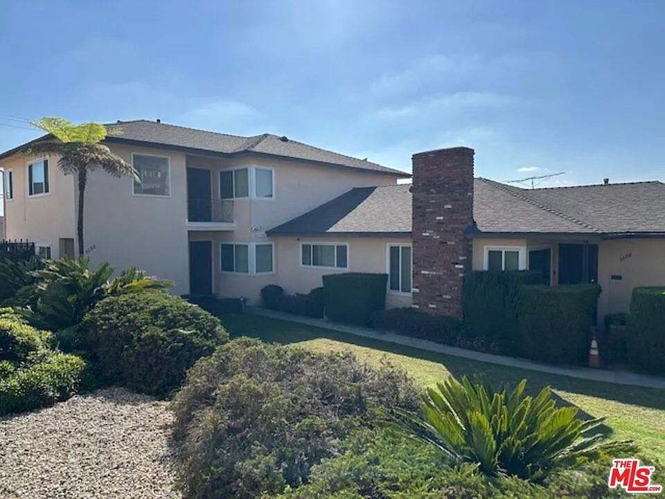 2 bed, 1.5 bath, 1272 sqft, $3,100 — Photo 1