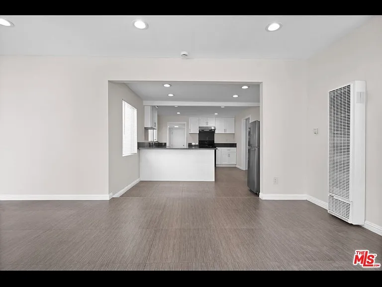 2902 Asbury St — Photo 6