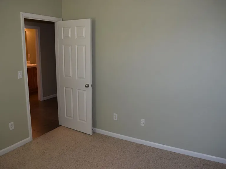 1378 Seymour Cir — Photo 8
