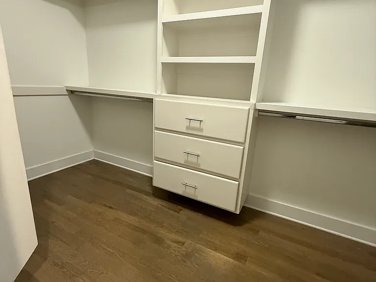 804 Lena St — Photo 10