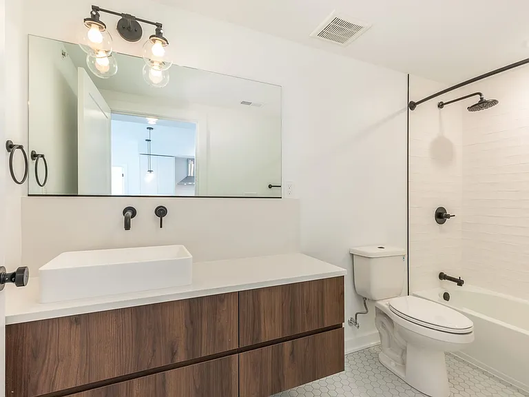 1723 Francis St — Photo 11