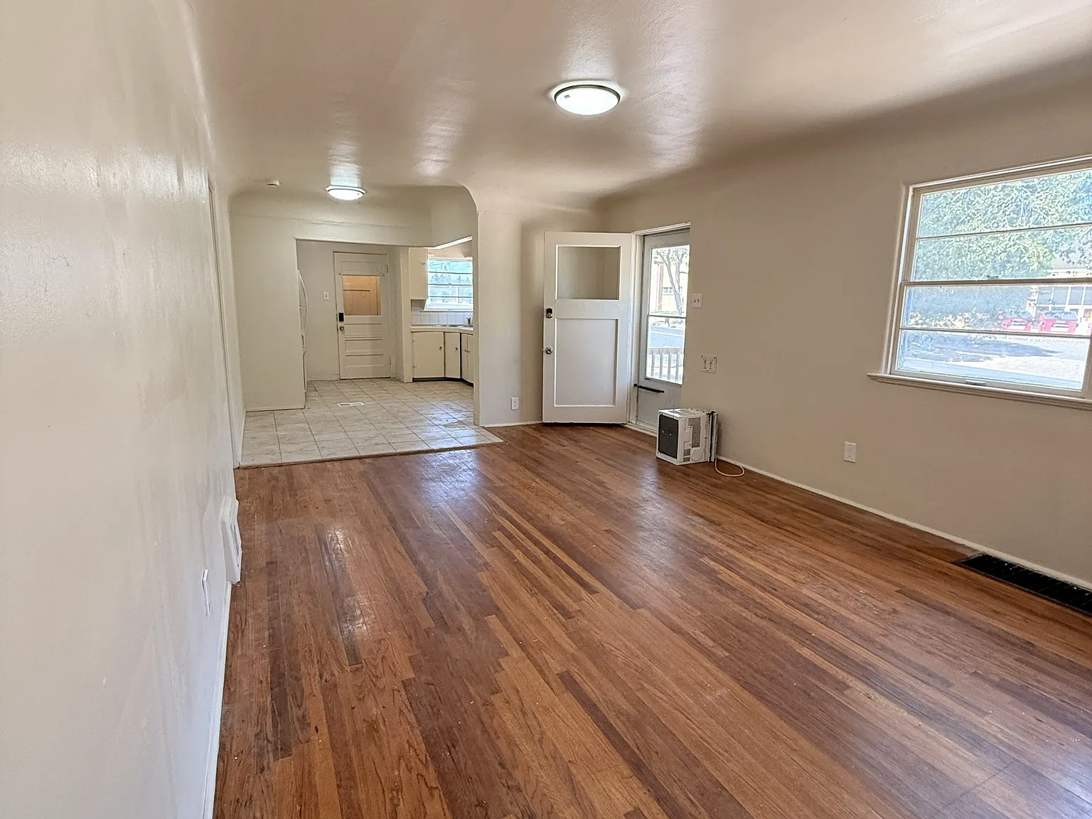 1412 16th St - 1 Up — Photo 3