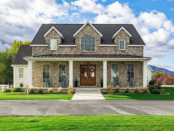 2nd image of 594 E 1000 N