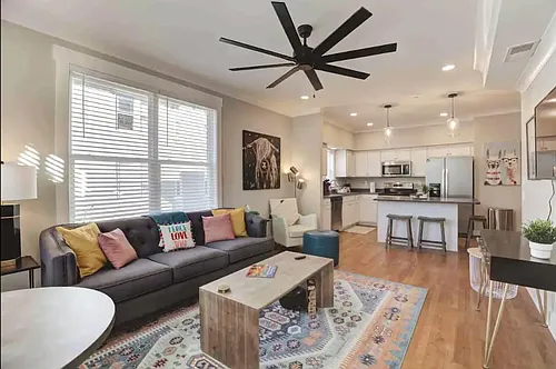 26 N McLean Blvd #101 Photo 1