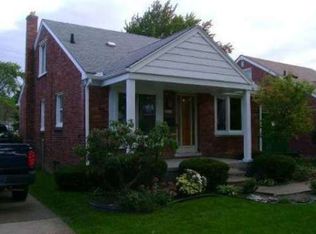 22421 Gaukler St, Saint Clair Shores, MI 48080
