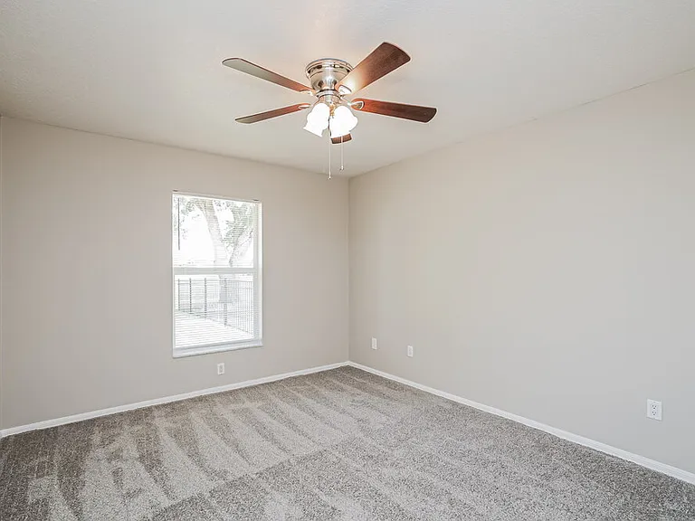 72 Long Meadow Ln — Photo 13