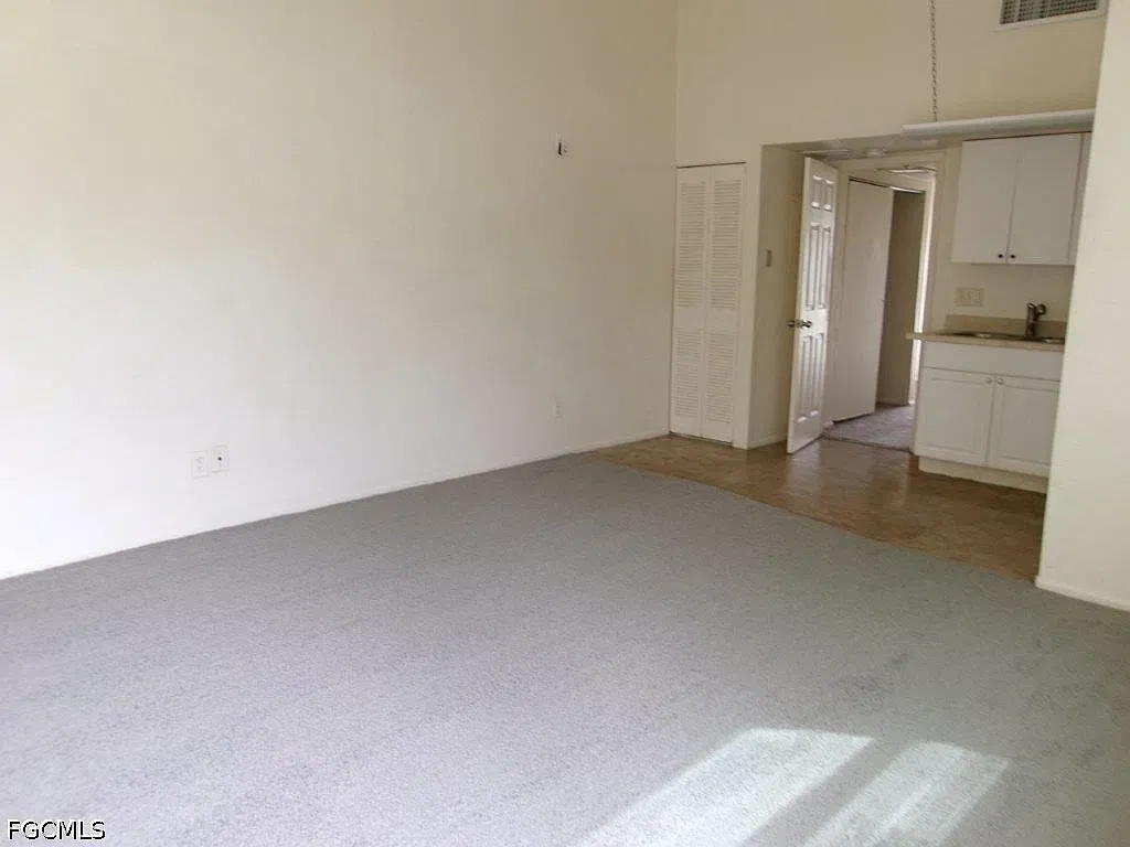 1 bed, 1.0 bath, 550 sqft, $875 — Photo 2