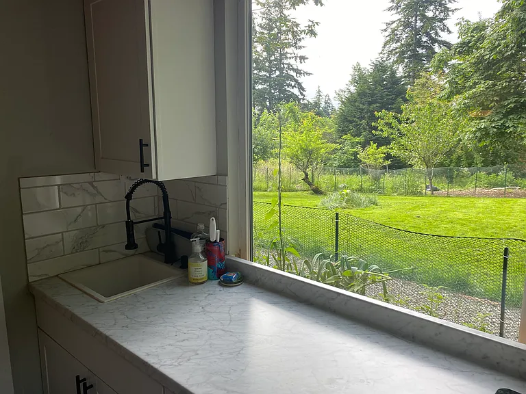 2809 Alderwood Ave #B — Photo 9