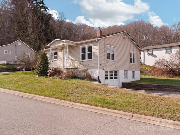 202 Birch St, Canton, NC 28716