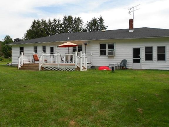 3rd image of 142 Cortland Dr