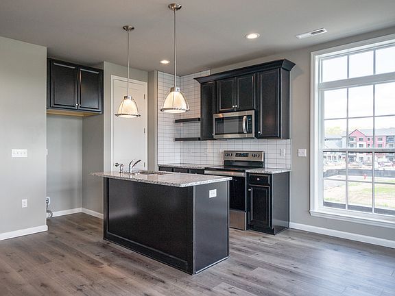 4th image of 305 Tillary Ln #204