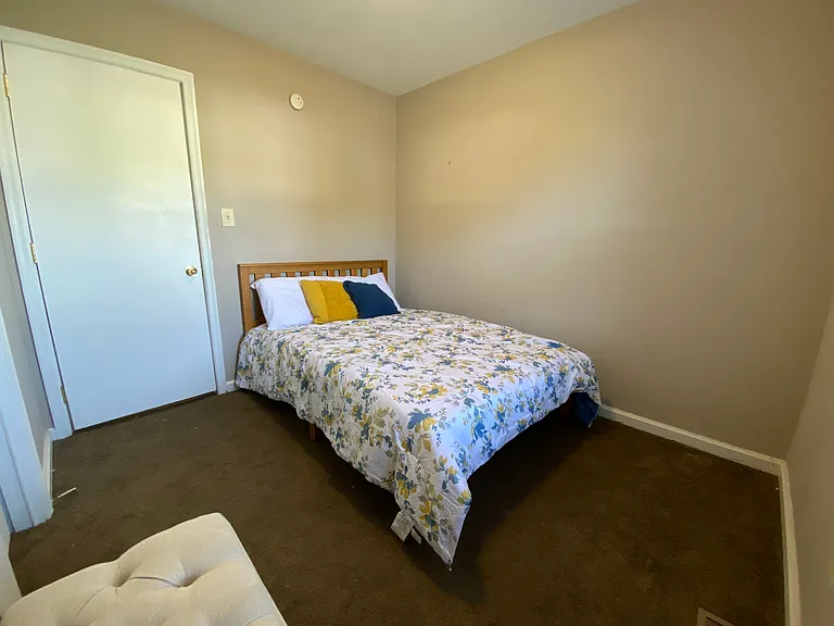 610 Woodfin Rd — Photo 6