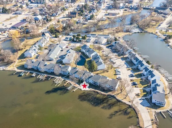 300 Foxwood DRIVE #147, Waterford, WI 53185